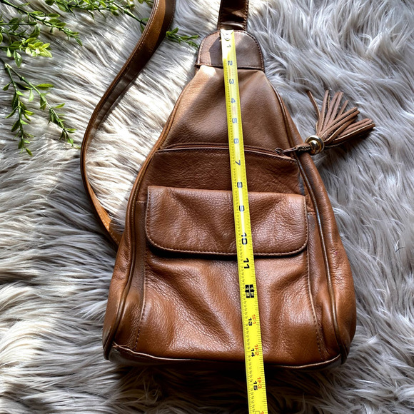 *SOLD* Vintage Leather Sling Bag - Picture 10 of 10